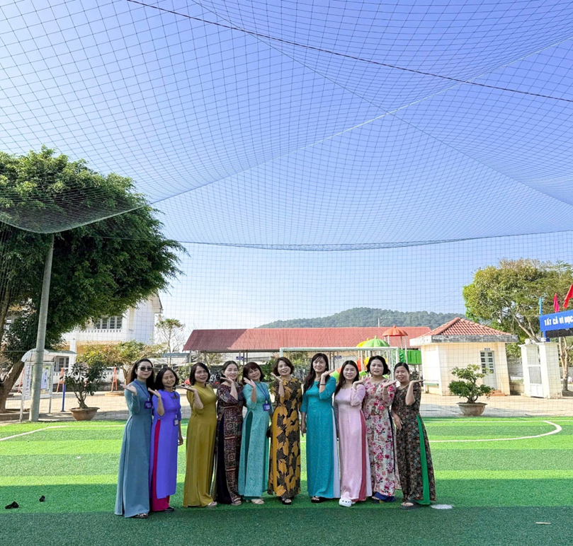 BÀI TUYÊN TRUYỀN TUẦN LỄ MẶC ÁO DÀI TRƯỜNG TH KIM ĐỒNG